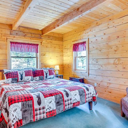 Secluded Black Hawk Log Cabin With Fire Pit! エクステリア 写真