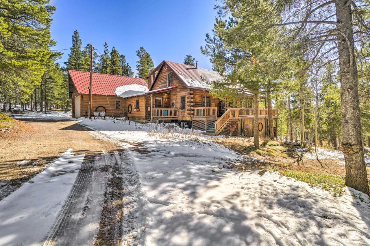 Secluded Black Hawk Log Cabin With Fire Pit! エクステリア 写真