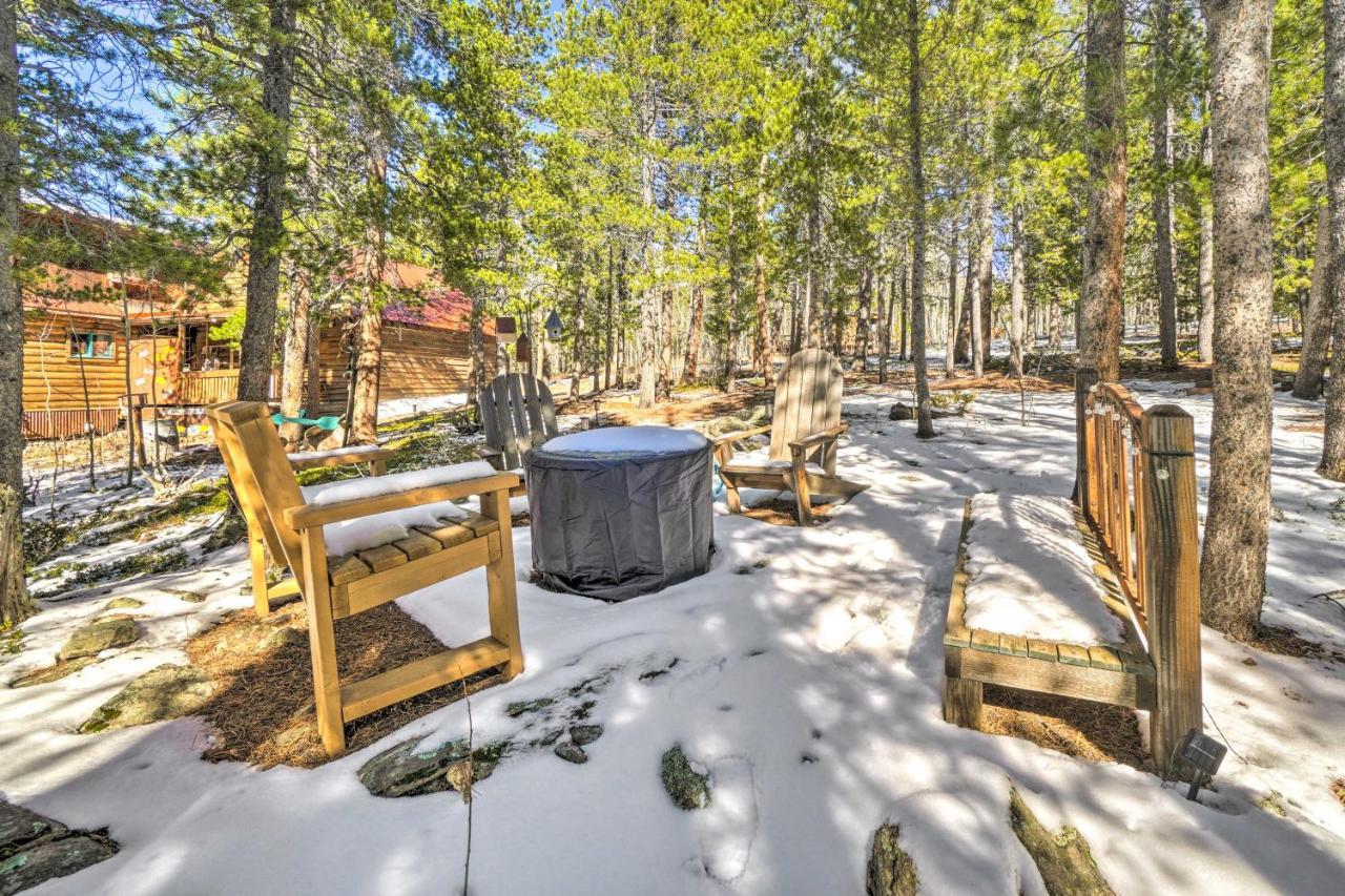 Secluded Black Hawk Log Cabin With Fire Pit! エクステリア 写真