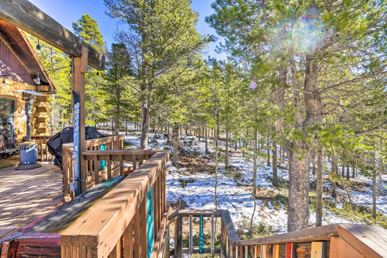 Secluded Black Hawk Log Cabin With Fire Pit! エクステリア 写真