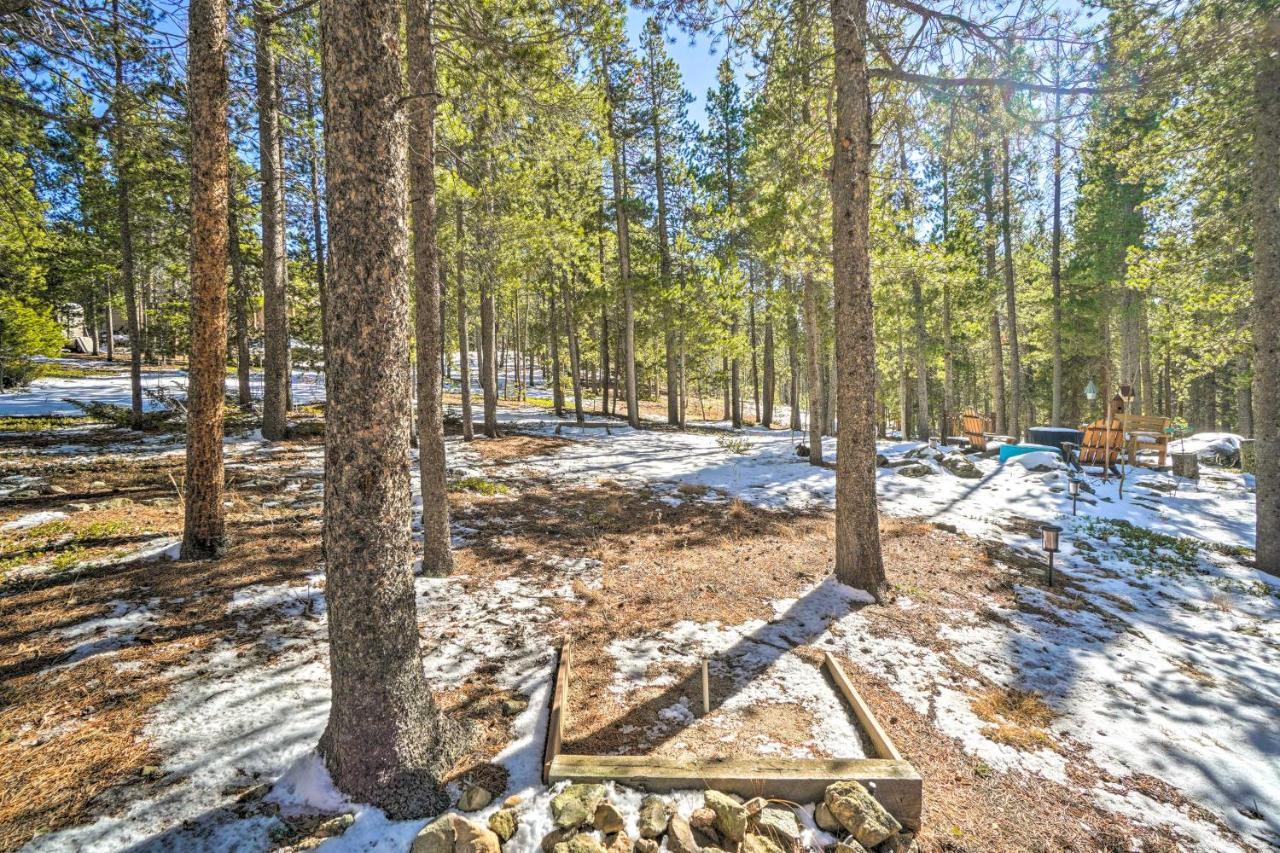 Secluded Black Hawk Log Cabin With Fire Pit! エクステリア 写真