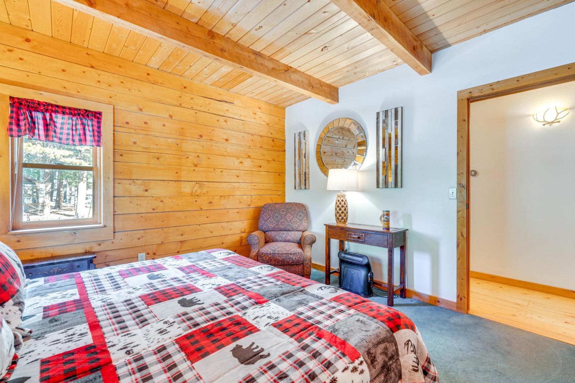 Secluded Black Hawk Log Cabin With Fire Pit! エクステリア 写真
