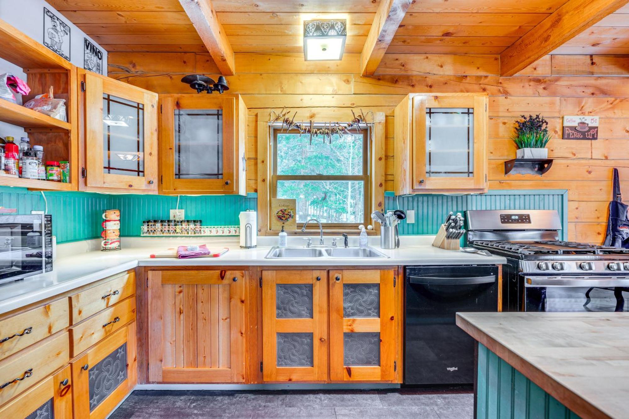 Secluded Black Hawk Log Cabin With Fire Pit! エクステリア 写真