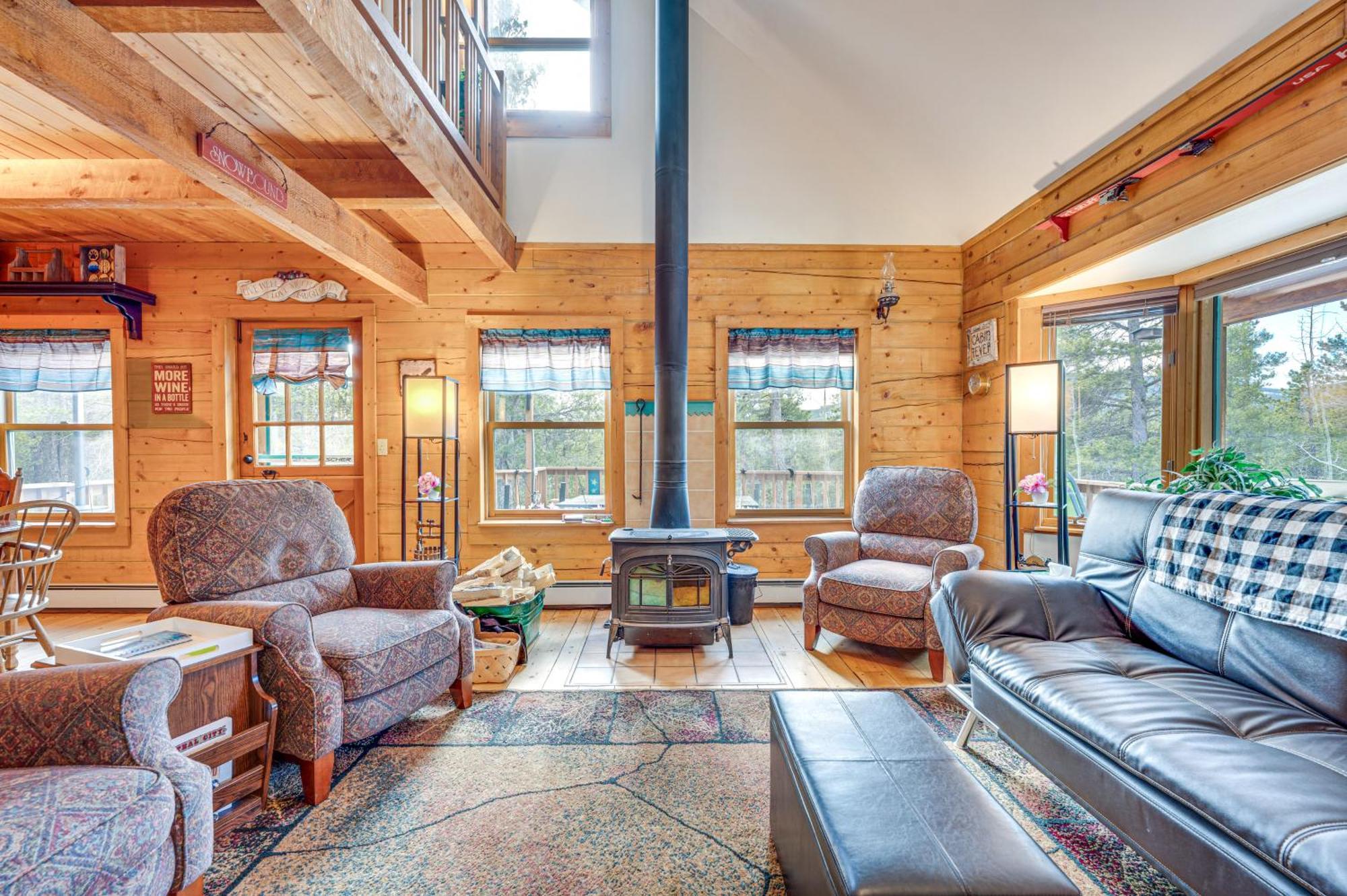 Secluded Black Hawk Log Cabin With Fire Pit! エクステリア 写真